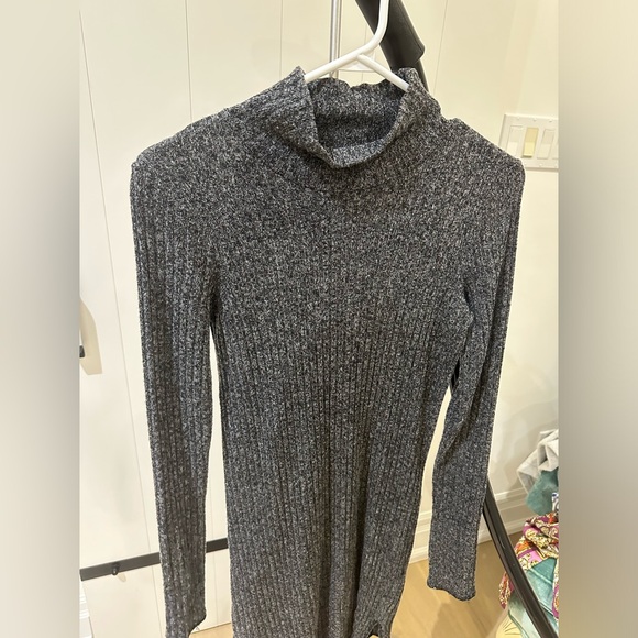 Wilfred turtle neck dress - Picture 2 of 3